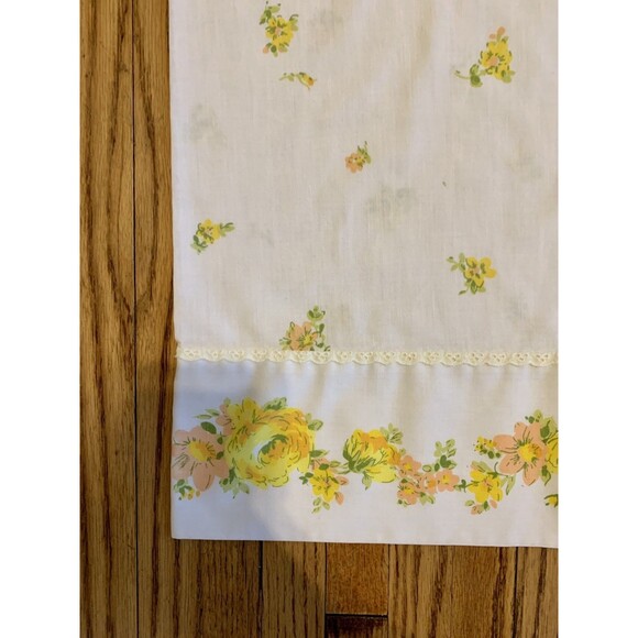 Vtg Mohawk  Standard Muslin Pillowcase Newcastle Yellow Floral Lace Scallop 70s - Picture 11 of 12